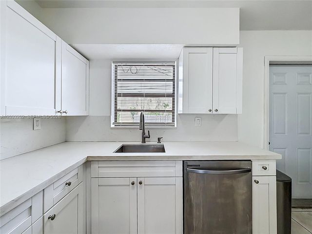 1838 Lauderdale Manor Dr, Fort Lauderdale, FL 33311