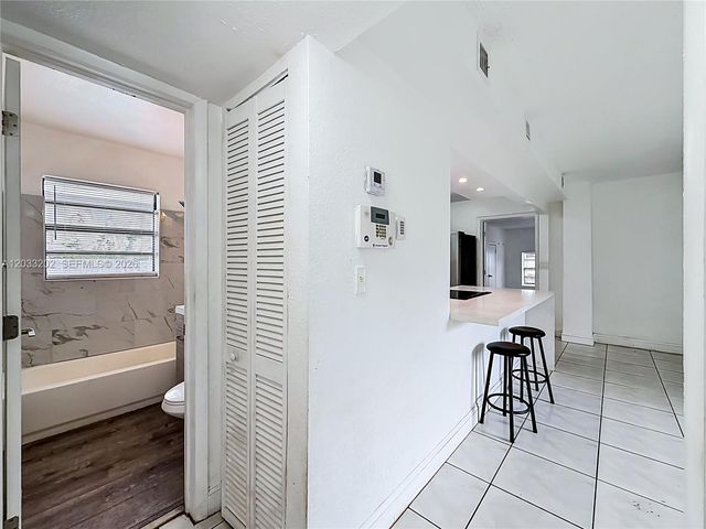 1838 Lauderdale Manor Dr, Fort Lauderdale, FL 33311