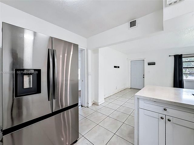 1838 Lauderdale Manor Dr, Fort Lauderdale, FL 33311