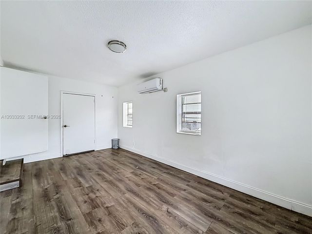 1838 Lauderdale Manor Dr, Fort Lauderdale, FL 33311