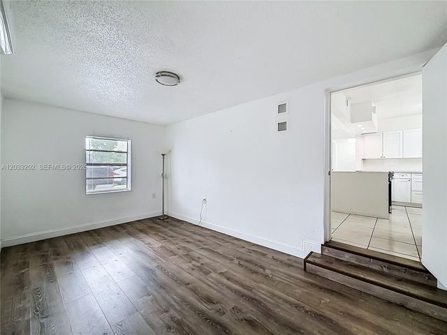1838 Lauderdale Manor Dr, Fort Lauderdale, FL 33311