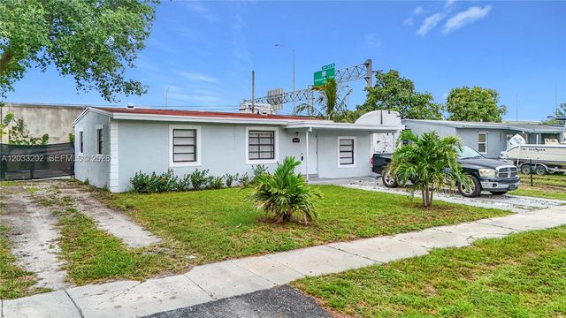 1838 Lauderdale Manor Dr, Fort Lauderdale, FL 33311