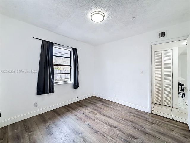 1838 Lauderdale Manor Dr, Fort Lauderdale, FL 33311