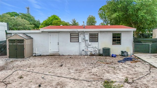 1838 Lauderdale Manor Dr, Fort Lauderdale, FL 33311