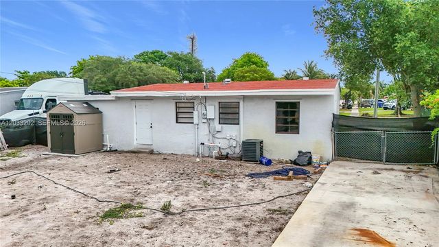 1838 Lauderdale Manor Dr, Fort Lauderdale, FL 33311