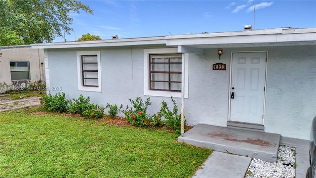1838 Lauderdale Manor Dr, Fort Lauderdale, FL 33311