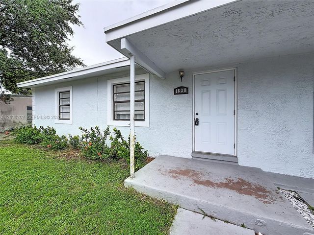 1838 Lauderdale Manor Dr, Fort Lauderdale, FL 33311