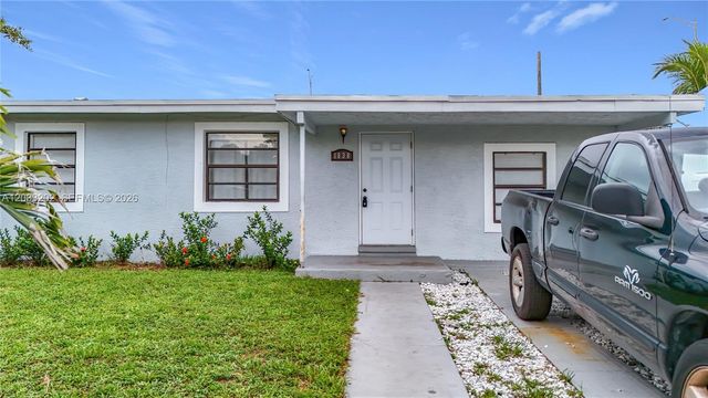 1838 Lauderdale Manor Dr, Fort Lauderdale, FL 33311