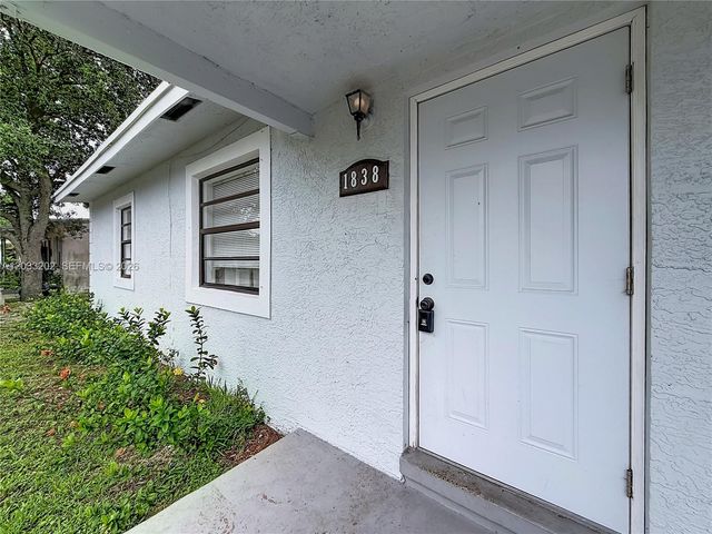 1838 Lauderdale Manor Dr, Fort Lauderdale, FL 33311