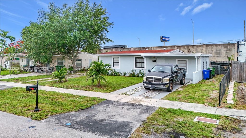1838 Lauderdale Manor Dr, Fort Lauderdale, FL 33311