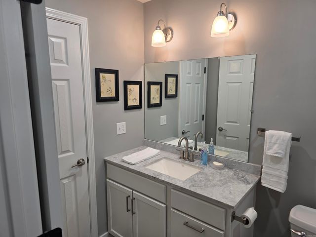 1000 Twin Coves Circle, Greers Ferry, AR 72067