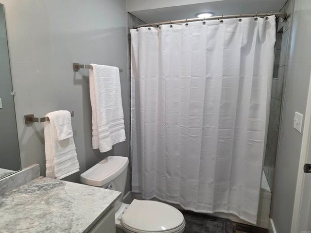 1000 Twin Coves Circle, Greers Ferry, AR 72067