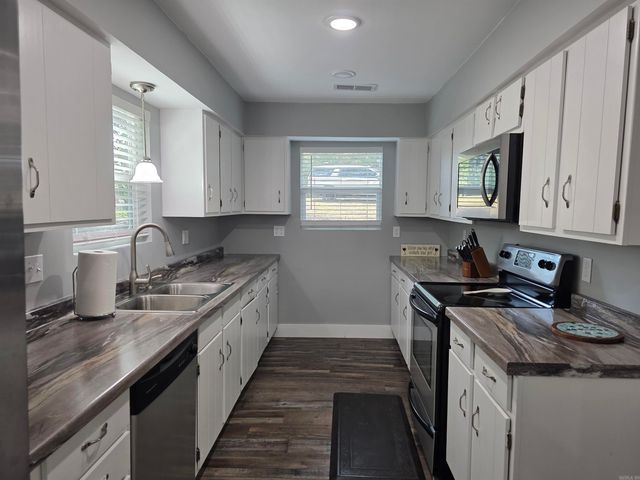 1000 Twin Coves Circle, Greers Ferry, AR 72067