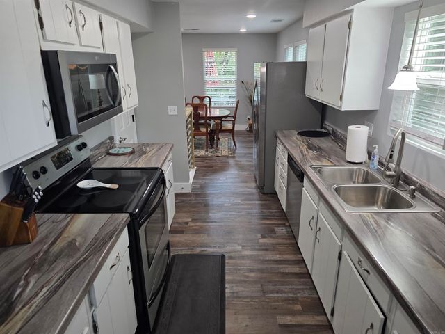 1000 Twin Coves Circle, Greers Ferry, AR 72067