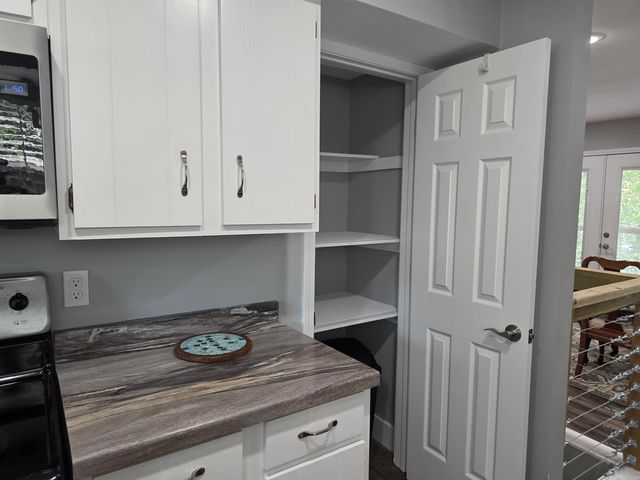 1000 Twin Coves Circle, Greers Ferry, AR 72067