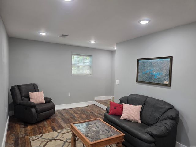 1000 Twin Coves Circle, Greers Ferry, AR 72067