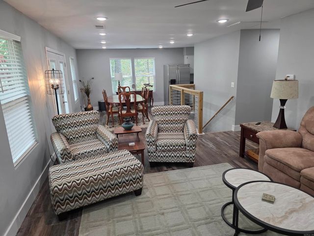 1000 Twin Coves Circle, Greers Ferry, AR 72067