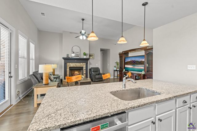 122 Blue Dunn Circle, Perry, GA 31069