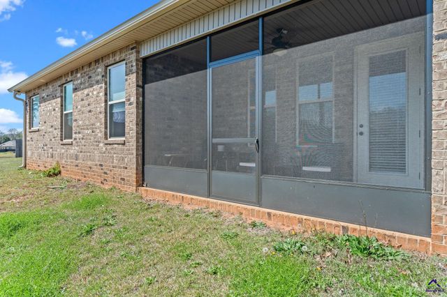 122 Blue Dunn Circle, Perry, GA 31069