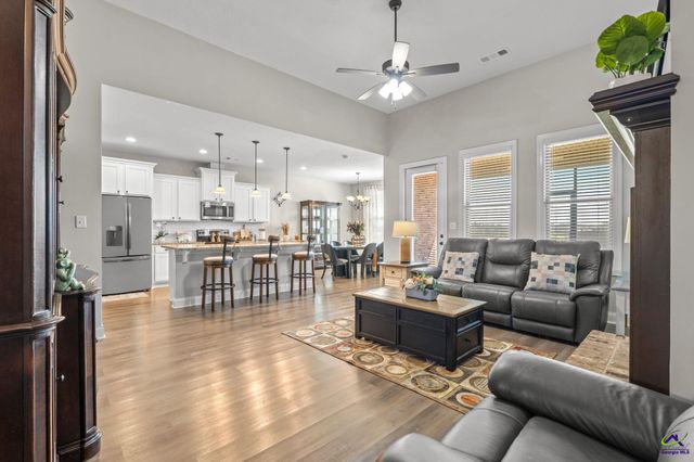 122 Blue Dunn Circle, Perry, GA 31069