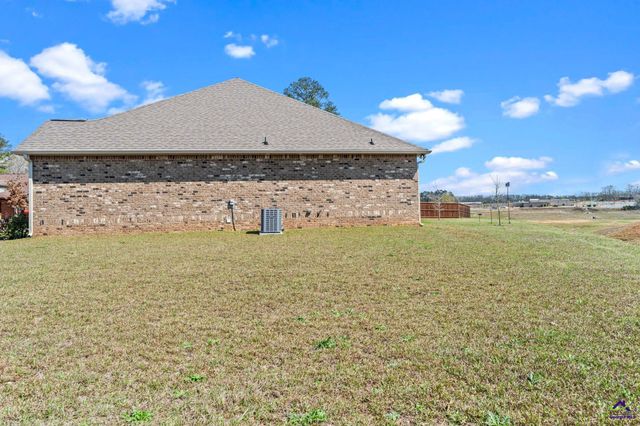 122 Blue Dunn Circle, Perry, GA 31069