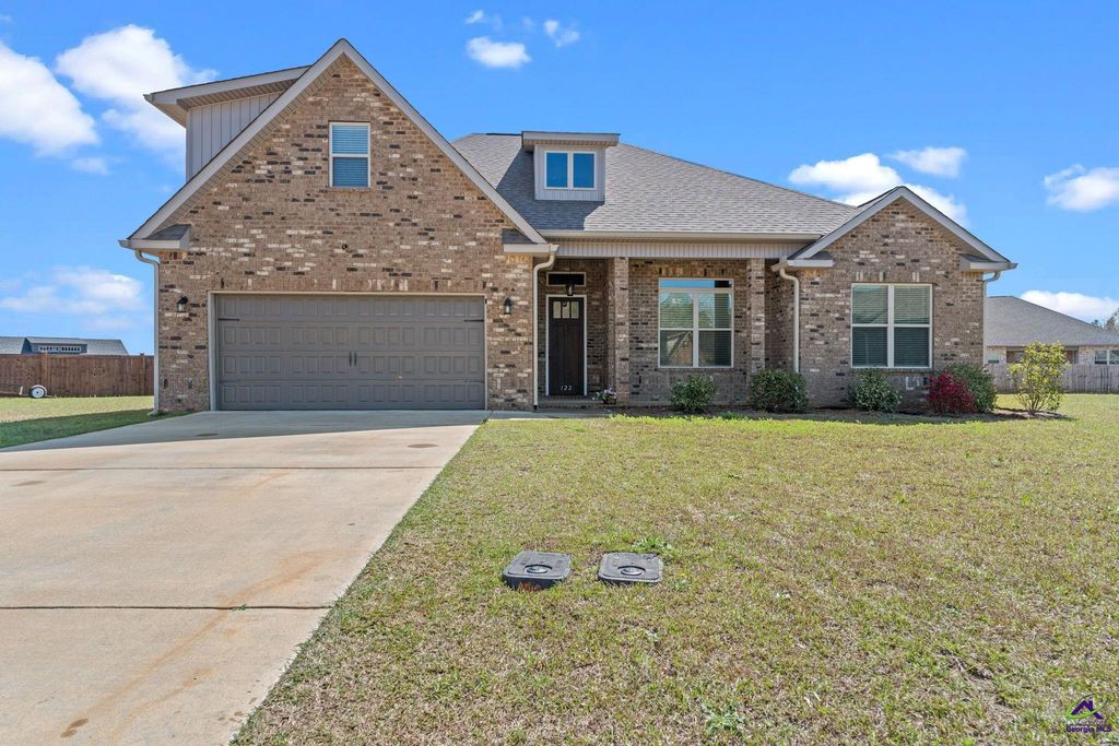 122 Blue Dunn Circle, Perry, GA 31069