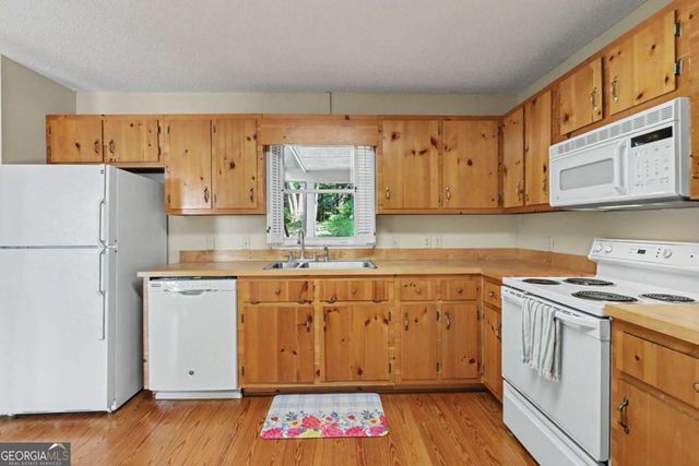 734 Long Laurel Ridge Drive, Lakemont, GA 30552
