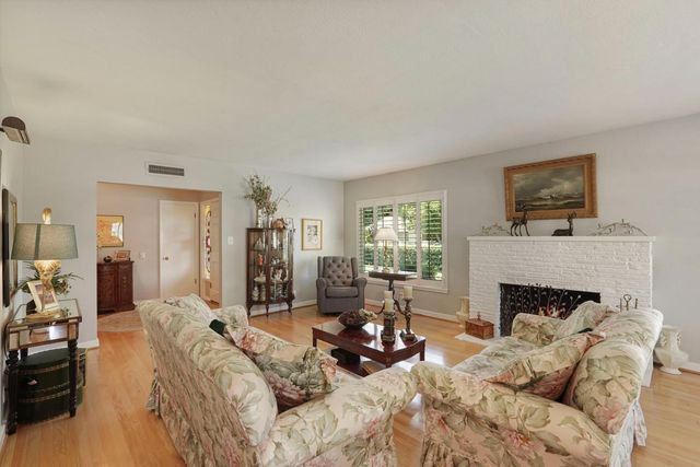 1040 Willora Rd, Stockton, CA 95207