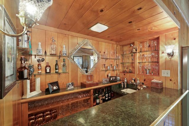 1040 Willora Rd, Stockton, CA 95207