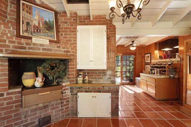1040 Willora Rd, Stockton, CA 95207