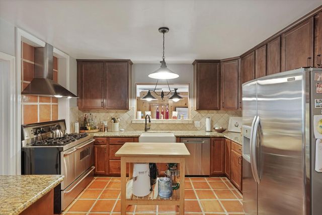 1040 Willora Rd, Stockton, CA 95207
