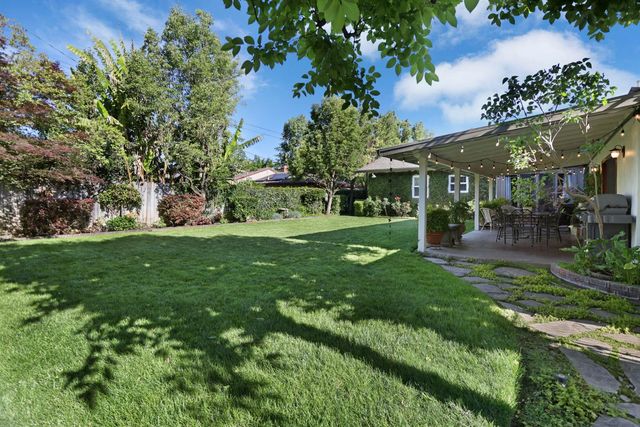1040 Willora Rd, Stockton, CA 95207