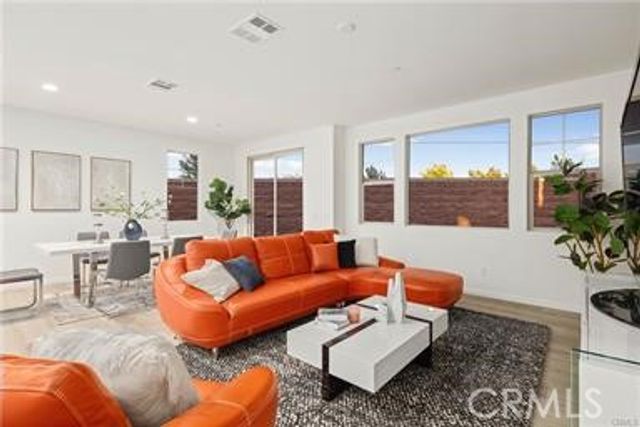 16391 Globetrotter, Chino, CA 91708