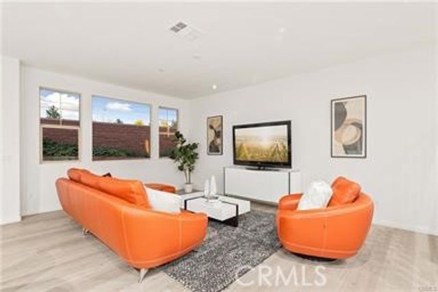 16391 Globetrotter, Chino, CA 91708