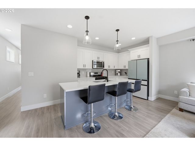 165 W BARBARAS Way, Newberg, OR 97132