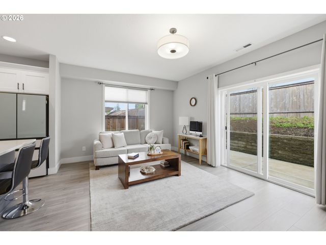 165 W BARBARAS Way, Newberg, OR 97132