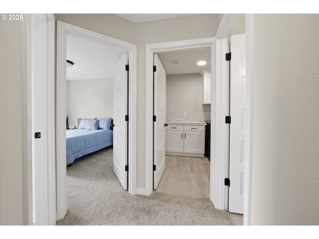 165 W BARBARAS Way, Newberg, OR 97132