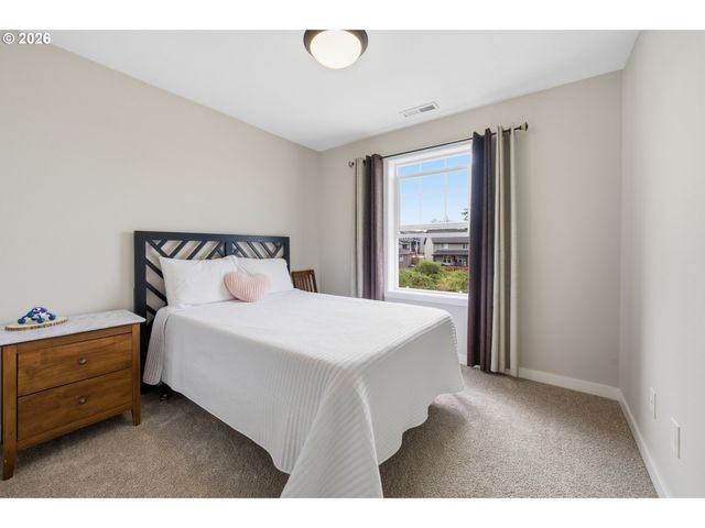 165 W BARBARAS Way, Newberg, OR 97132