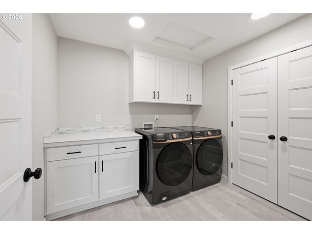 165 W BARBARAS Way, Newberg, OR 97132