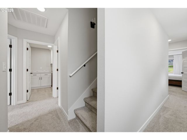 165 W BARBARAS Way, Newberg, OR 97132