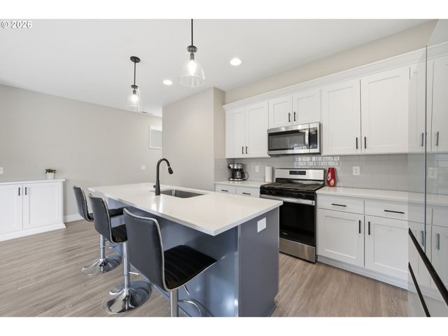 165 W BARBARAS Way, Newberg, OR 97132