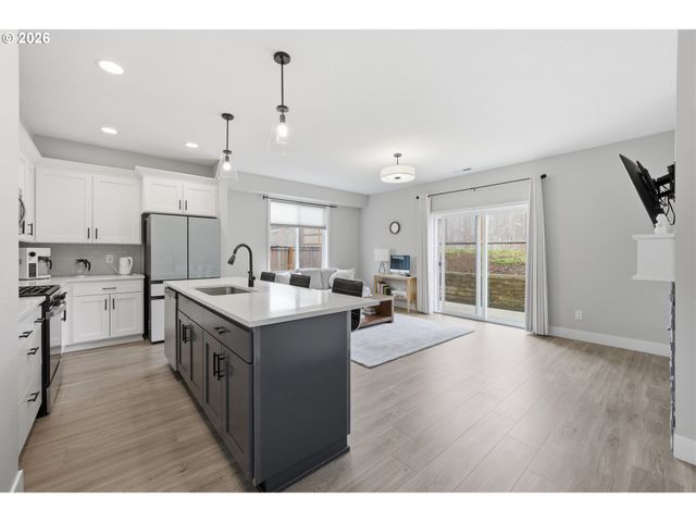 165 W BARBARAS Way, Newberg, OR 97132