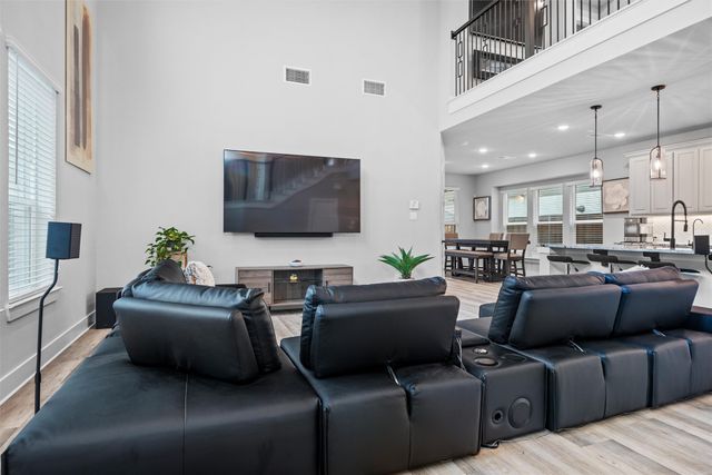 1004 Goldenrod Drive, Crowley, TX 76036