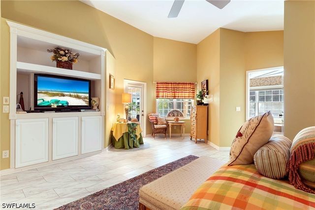 59 Grey Wing PT, Naples, FL 34113