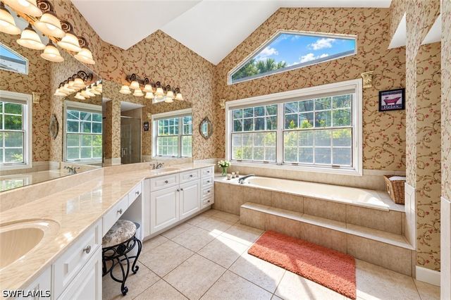 59 Grey Wing PT, Naples, FL 34113