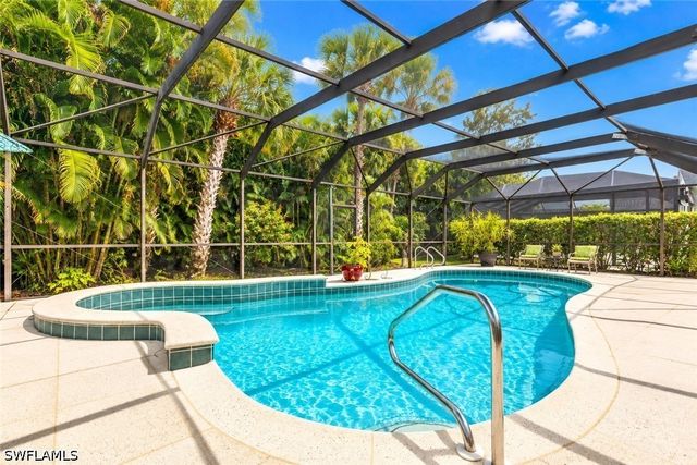 59 Grey Wing PT, Naples, FL 34113