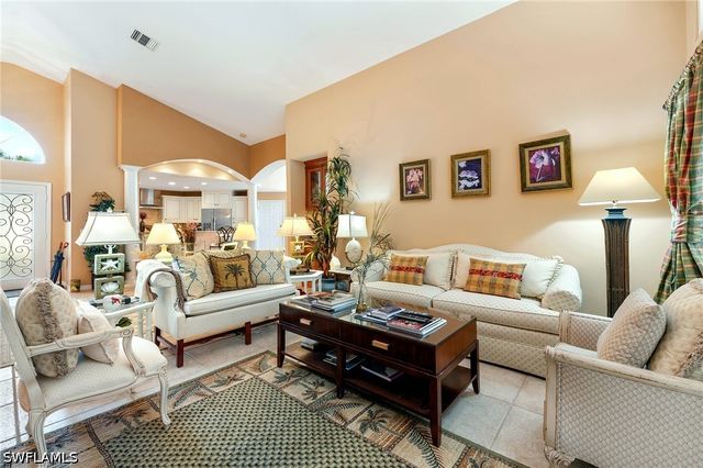 59 Grey Wing PT, Naples, FL 34113