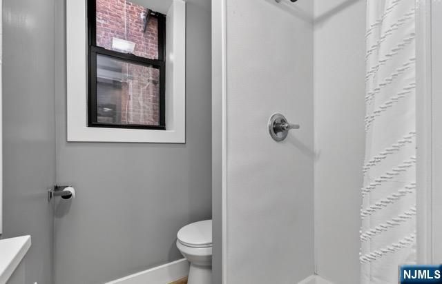 220 3rd Street 15, Passaic, NJ 07055