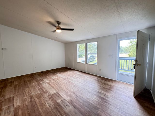 165 Camelot Place, Walterboro, SC 29488