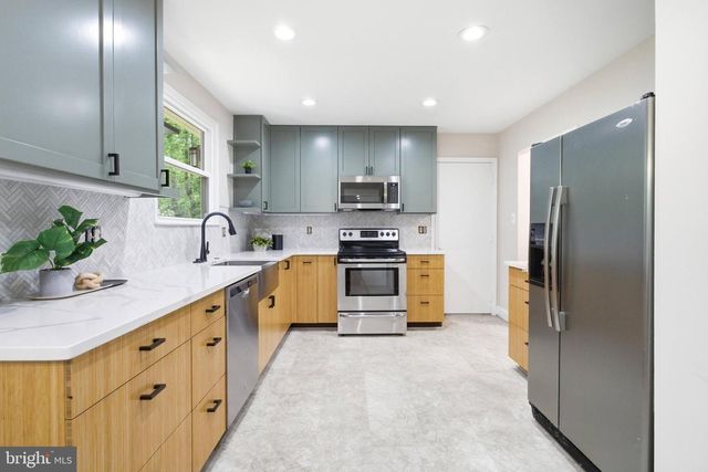 4749 FARNDON CT, Fairfax, VA 22032